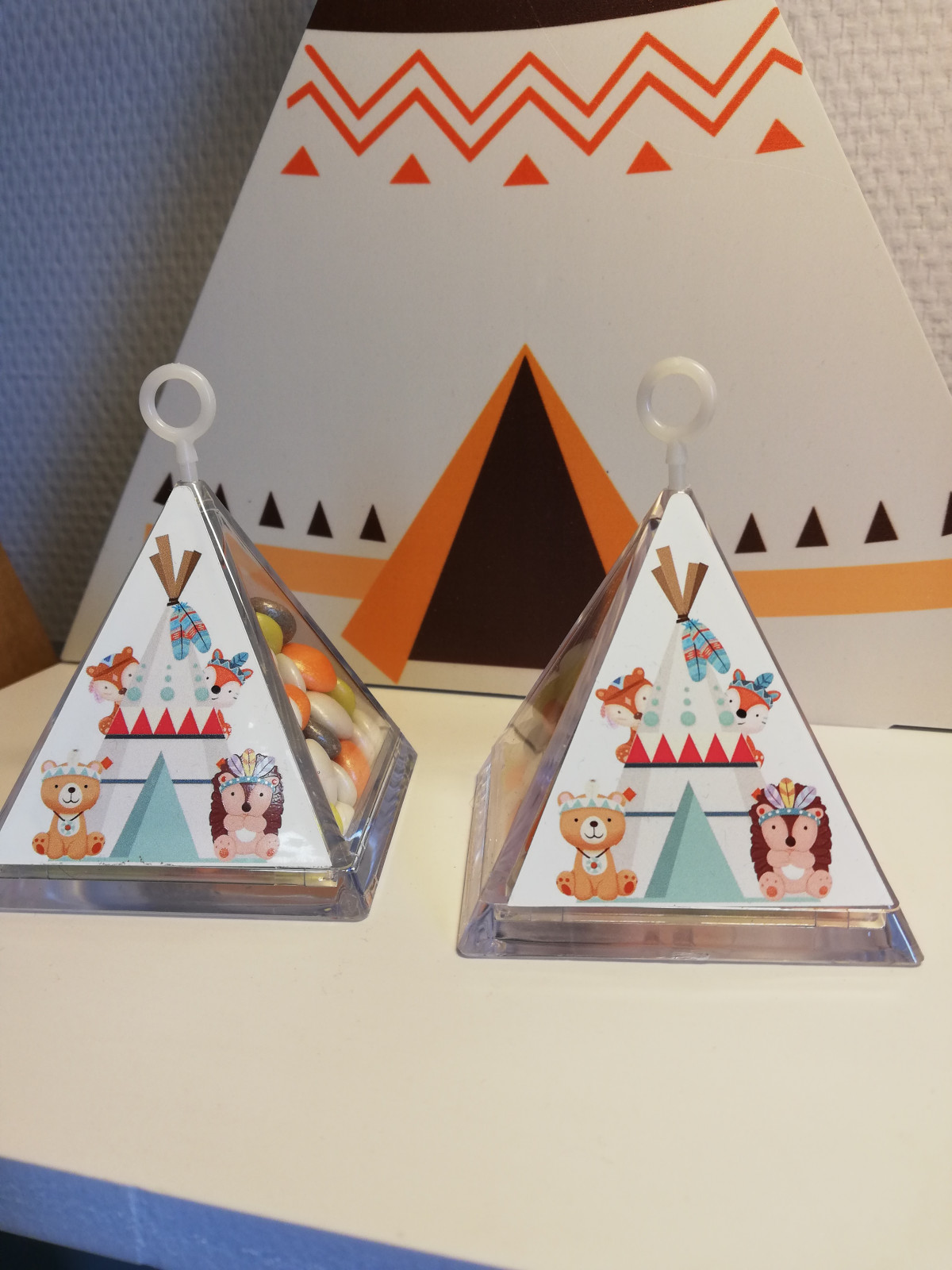 Pyramide en pvc + stickers +confetti et étiquette - photo 6