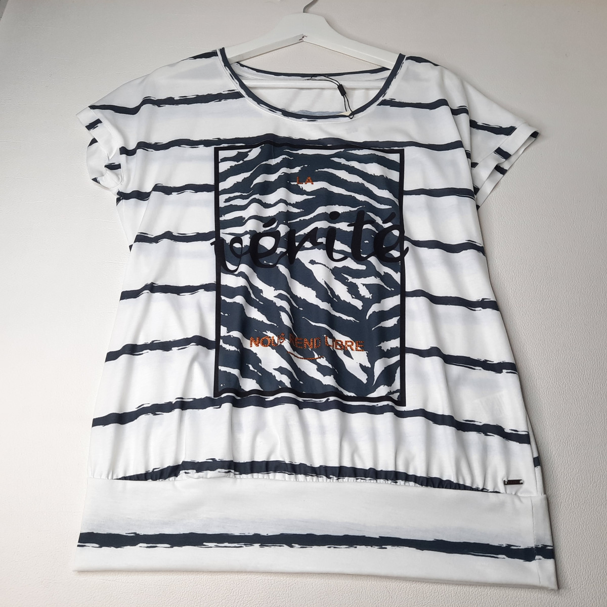 T-shirt blanc ligné marine Taille S - Boutique Toup'tibou - photo 6