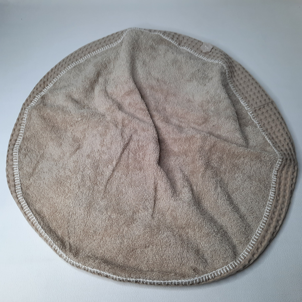 Housse taupe pour transformer coussin d'allaitement en pouf - photo 6