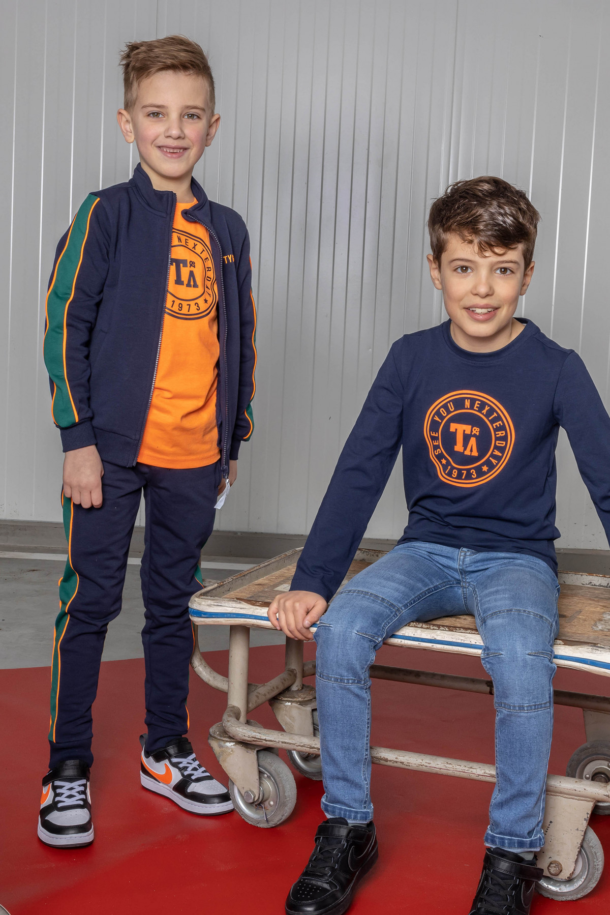 T-shirt manches longues marine -Logo - photo 8