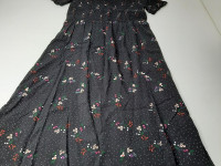 Robe noir fleurie taille 36 - photo 7