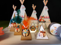 Pyramide pvc + 2 stickers + confetti + figurine - photo 17