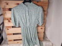 Robe vert pâle à motif - photo 7